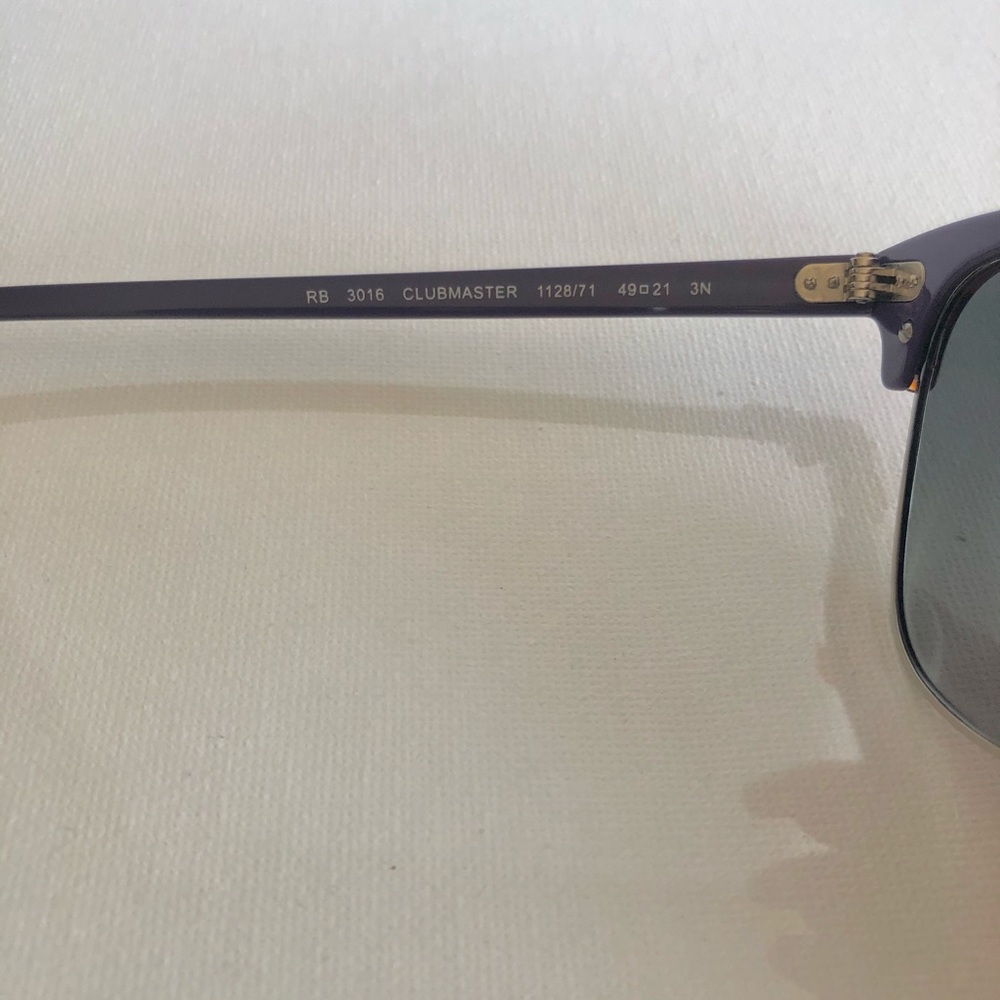 Ray Ban sunglasses w/case - Picture 3 of 4